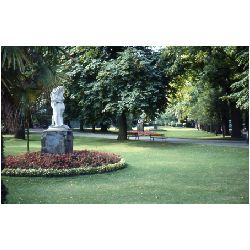 Park in Toulouse.jpg